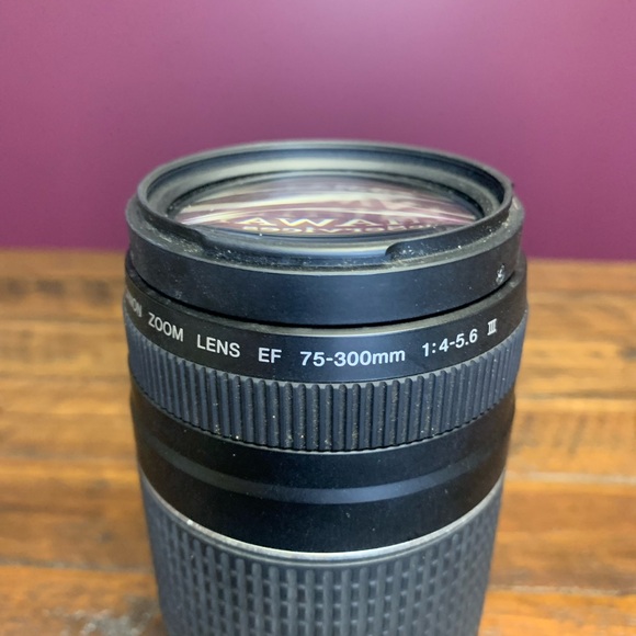 Canon Black and Silver Telephoto Lens - Picture 13 of 16